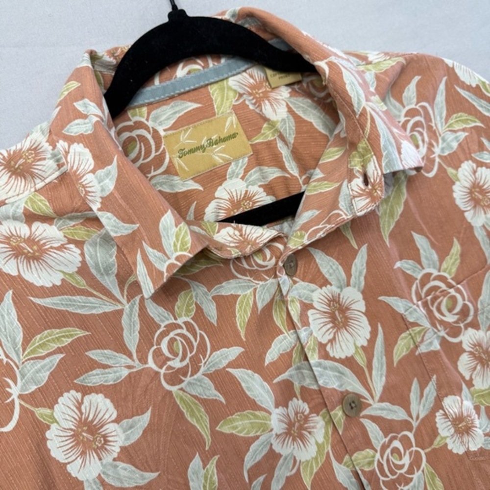 Tommy‎ Bahama Shirt Men’s Size Small Short Sleeve Button Down 100% Silk Hawaiian